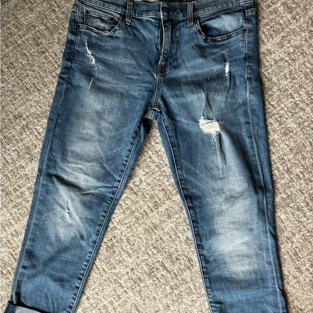 Gap 1969 Girlfriend Vintage fit cropped jeans.